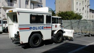 REFLEX-Mercedes-Unimog-406-Police-Maintien-Lordre-2008_5.jpg