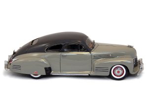 1941CaduillacSer62ClubCoupe-02s.thumb.jpg.8d0bc198e19433532cb92f3ebbeb086d.jpg