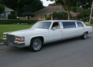 1986-cadillac-fleetwood-brougham-delegance-stretch-limo-limousines-for-sale-2015-12-08-2-1024x731.thumb.jpg.45b3d1edbf20d8df80f44e734eb25a5b.jpg