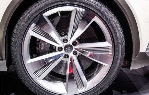 audi_prologue_allroad_novij_sverhmoshnij_krossover_3.thumb.jpg.7dded63ca503976289161aeb656e5b23.jpg