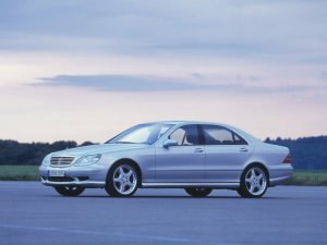 mercedes-benz_s_63_amg_3.thumb.jpg.9d42c662ce987d9baa244aa4882c7ad2.jpg