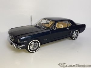 18702-1-18-classic-carlectables-1966-ford-pony-mustang-nightmist-blue-small_1.jpg