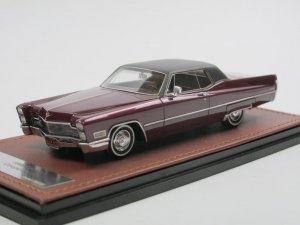 GLM_123303_1968_Cadillac_Coupe_DeVille_Madeira_Plum_Firemist_Poly_1_43_Neu.jpg