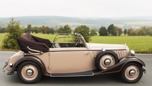 1952342252_1935AudiFront225Cabriolet2-Fenster.thumb.jpg.d6eec2cefe224f5d5d77993cc46e90f7.jpg