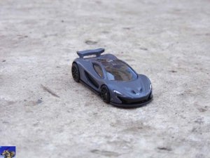 McLaren P1_1-0.jpg
