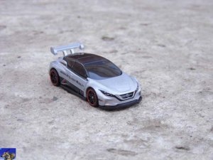 Nissan Leaf Nismo RC_02_0-0.jpg