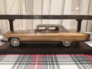 1976 Cadillac Fleetwood brown 1.jpg