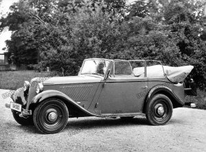 229468623_1933BMW303Kabriolett_3.thumb.jpg.a10116b890b6d2717d8971113f864ddb.jpg