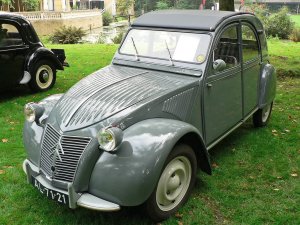 1141150784_1957Citroen2CVAZLMalleBombee(21).thumb.jpg.ddd189fbb2bb6b2361fad8f895186c63.jpg