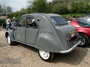 145020205_1957Citroen2CVAZLMalleBombee(22).thumb.jpg.e10f364a46d7e3b9459051e7c6d0c528.jpg