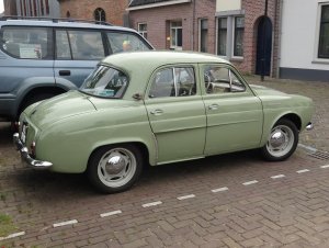 1582021920_1958RenaultDauphine(22).thumb.jpg.9d5cb7d3928a3d893e3b7ee3245763a9.jpg