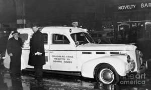 1940-cadillac-lasalle-that-was-donated-to-canadian-red-cross-from-howard-hughes-barney-stein.thumb.jpg.97d090a0f2fb45dbdb154303b1c17f10.jpg