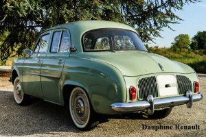 959558869_1958RenaultDauphine(23).thumb.jpg.fe80d645a9ca0464d027ab0d310f662a.jpg