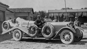 AutoCult-Mercedes-15.70.100PS-Renntransporter-MB-2-Liter-Rennwagen-Monza-1924-10.jpg