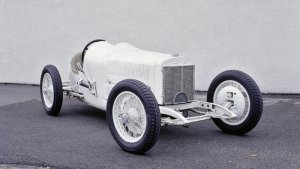 AutoCult-Mercedes-15.70.100PS-Renntransporter-MB-2-Liter-Rennwagen-Monza-1924-12.jpg