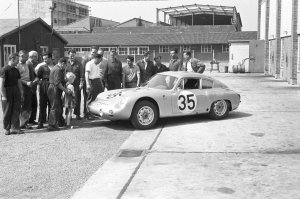 30246787_Porsche356BGTLAbarthLeMans1960Minichamps107606835_24.thumb.jpg.67b289ca7fc215bd7e1dad73bb1093a8.jpg