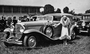 30J-195HibbardDarrinLWBTransformableTownCar01.thumb.jpg.c712f02c2426d8418479afcd8b7df5ea.jpg