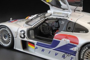1781006473_Mercedes-BenzCLKLMLeMans1998Autoart89831_13.thumb.jpg.7a627156ead7ab648a76e56af28b47d5.jpg