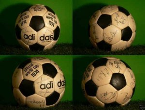 Telstar_1974_Signed.thumb.jpg.c7d5ad9a2e82ba5dcbfb50543f852a39.jpg