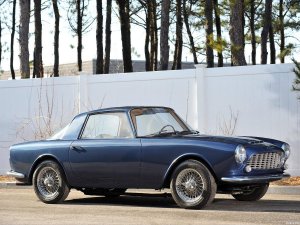 cisitalia_df85-coupe-by-fissore-1961_r3.jpg