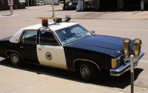 1084535678_1979OldsmobileDelta88PoliceCar.thumb.jpg.76a99f206e52dd72a27fc83a6192eb57.jpg