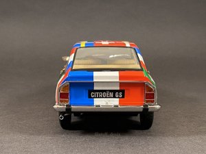 1360101827_1971CitroenGSDrapeaux(4).thumb.JPG.306911b99f544e9e9c8047392216708b.JPG