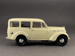 743974083_1951RenaultJuvaquatre(6).thumb.JPG.22d334fd646626225897b116bb0f991e.JPG