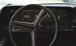 instrument-panel.thumb.jpg.bd169b04ea58b5587e5b8689065e943b.jpg