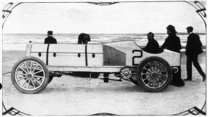 229335803_Touchwood-Mercedes-60hp-Flying-Dutchman-II-Herbert-LBowden-Land-Speed-Record-1905-3.thumb.jpg.8388b052ef0a8dffb95d4f50f61978f4.jpg