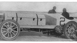 403880551_Touchwood-Mercedes-60hp-Flying-Dutchman-II-Herbert-LBowden-Land-Speed-Record-1905-5.thumb.jpg.9d38186f1f118eafe5826c6ee0b5a27d.jpg