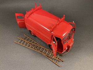2132189953_1956PeugeotD4AVanPompiers(7).thumb.JPG.cb12374276d08f27c61cfb35f677ee20.JPG