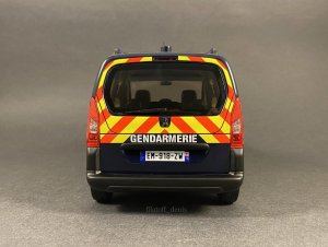 361855043_2018PeugeotPartnerGendarmerie(7).thumb.JPG.119dde8b703ff235a1e7f2fbc1a54071.JPG