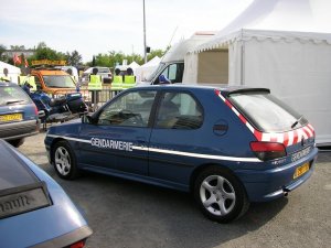 415530998_1999Peugeot306S16Gendarmerie(22).thumb.jpg.0fa0ee319f0776317678d8b8b031e0cc.jpg