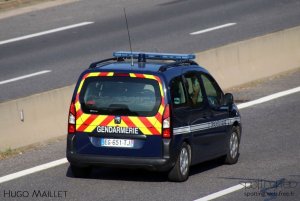 770168434_2018PeugeotPartnerGendarmerie(22).thumb.jpg.7517f992bd66d7600ea35bd7d6268800.jpg