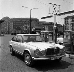 Mercedes-Benz-230-SLX-Shooting-brake-9.jpg