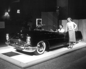1953_Buick_Wildcat_Convertible_Show_Car_02.jpg