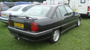 1993_Vauxhall_Carlton_2.6i_Diplomat_(14365972302).thumb.jpg.e181fe03d2d362fee1af216bcce8217f.jpg