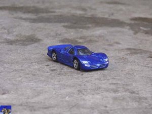 Nissan R390 GT1_0-0.jpg