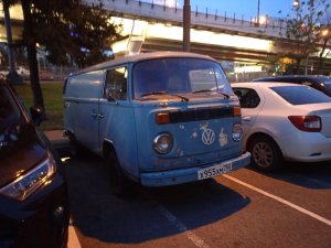 Lieferwagen1.thumb.jpg.8548691b5cd75f020e4cfa972103c368.jpg