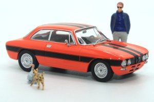 __Alfa2000GTV_11.thumb.jpg.17aef197b2b6a60bea5b37a247462489.jpg