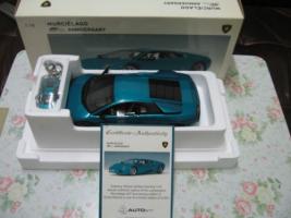 1_18_Lamborghini_Murcielago_40_th_Anniversary_edition.jpg