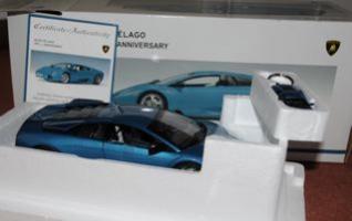 LAMBORGHINI_MURCIELAGO_40_ANNIVERSARY_AUTO_ART.jpg